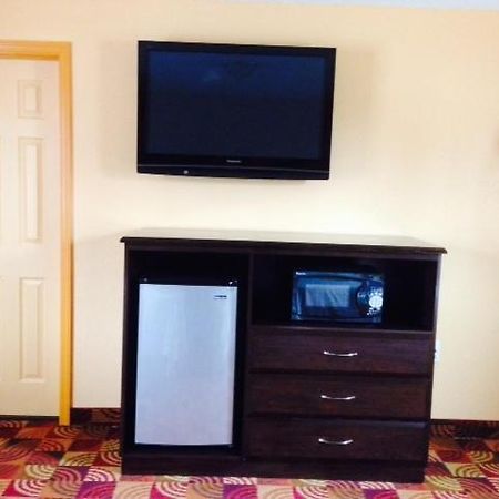 Blue Sky Inn Glens Falls-Saratoga-Lake George Номер фото