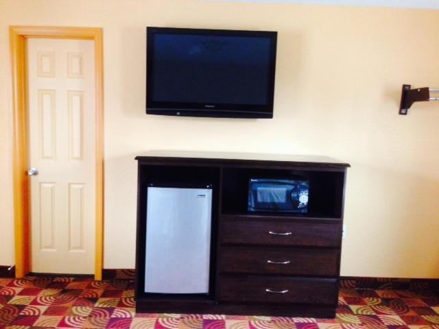 Blue Sky Inn Glens Falls-Saratoga-Lake George Номер фото