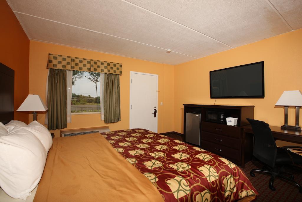 Blue Sky Inn Glens Falls-Saratoga-Lake George Номер фото