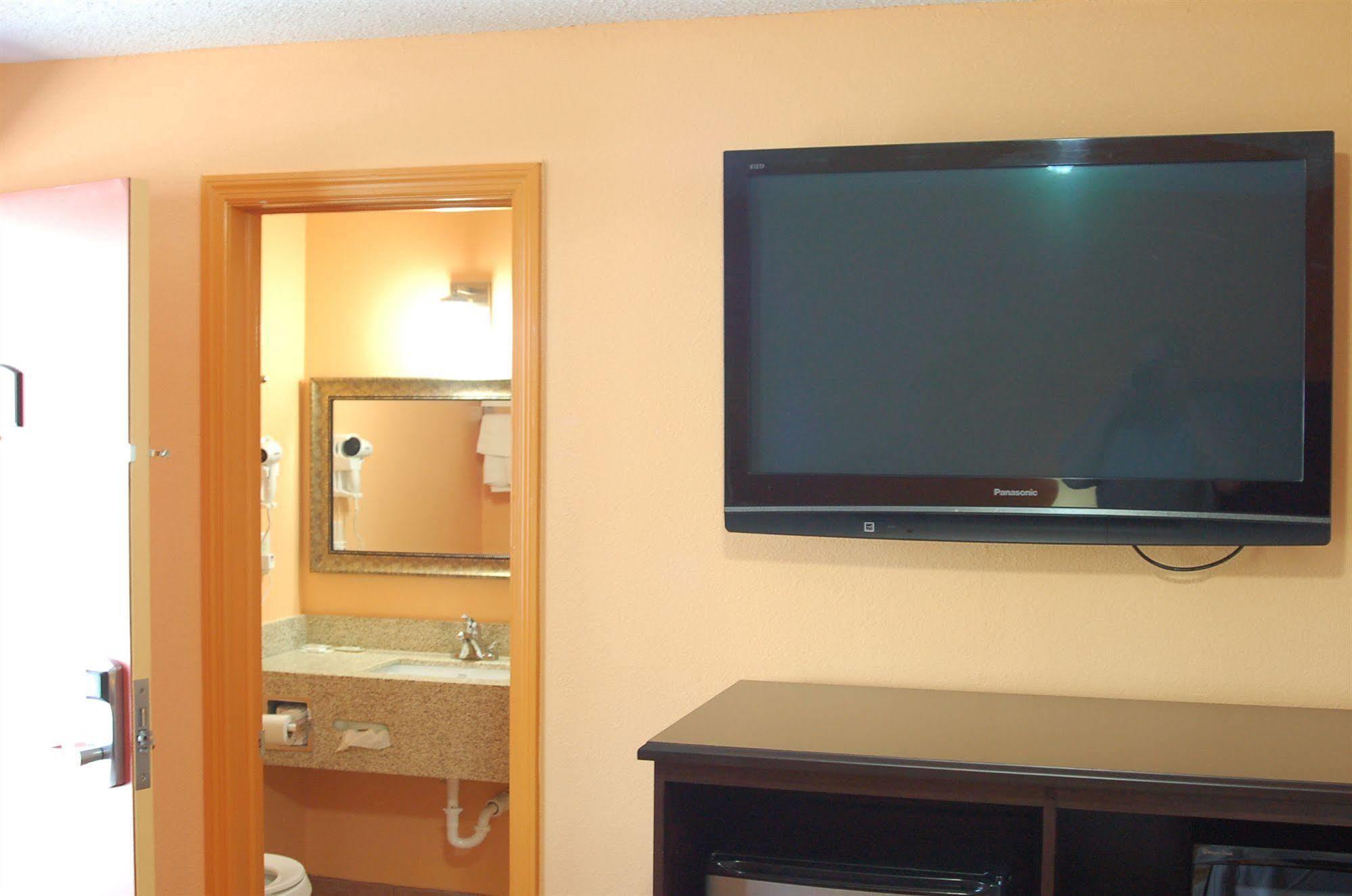 Blue Sky Inn Glens Falls-Saratoga-Lake George Экстерьер фото