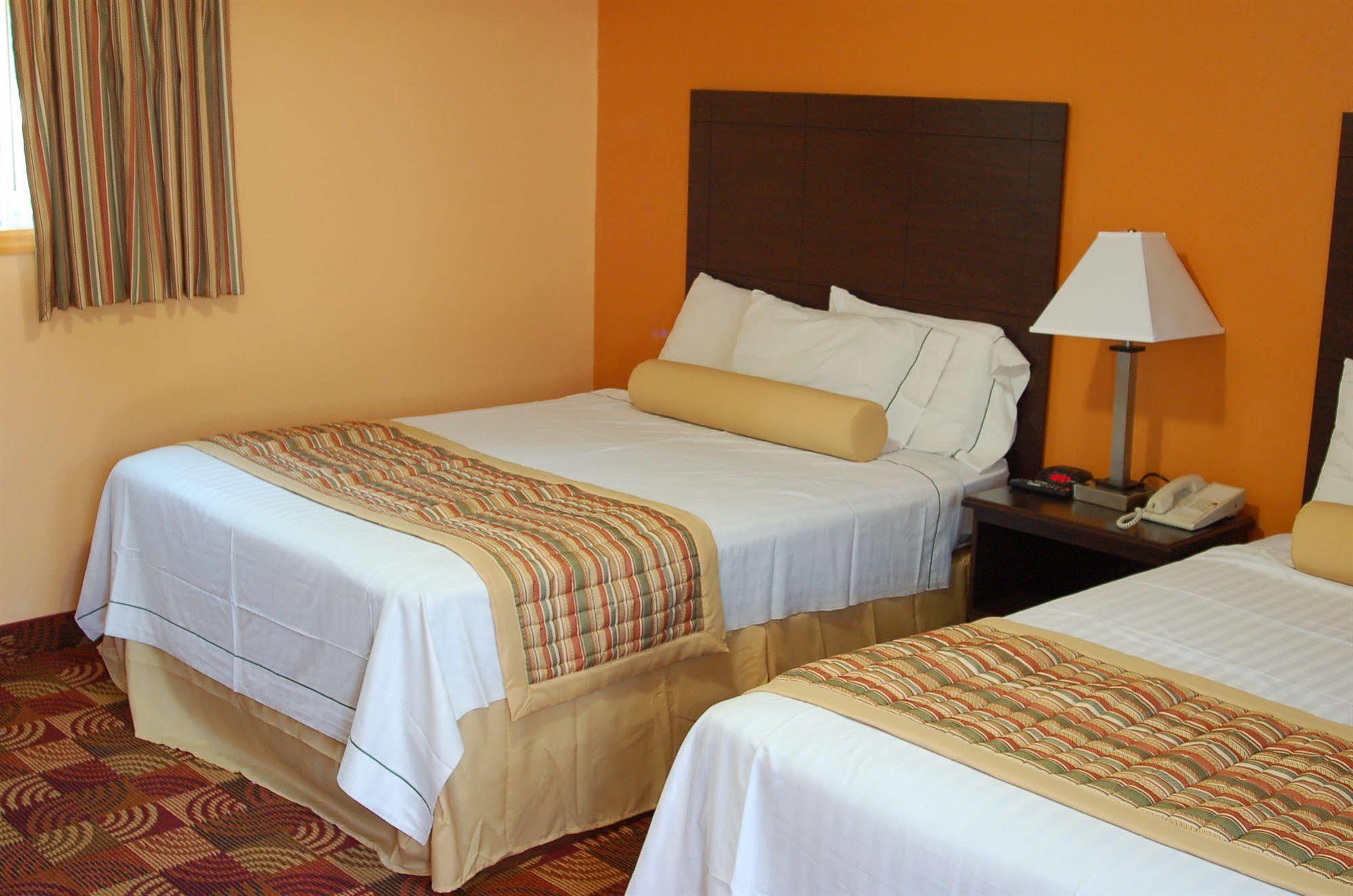Blue Sky Inn Glens Falls-Saratoga-Lake George Экстерьер фото