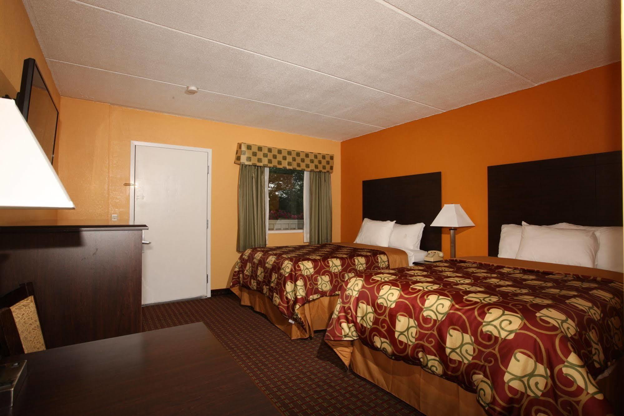 Blue Sky Inn Glens Falls-Saratoga-Lake George Экстерьер фото