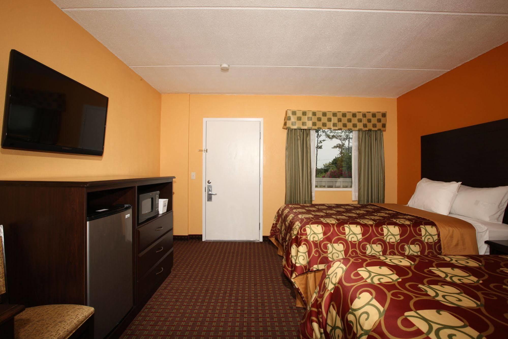 Blue Sky Inn Glens Falls-Saratoga-Lake George Экстерьер фото