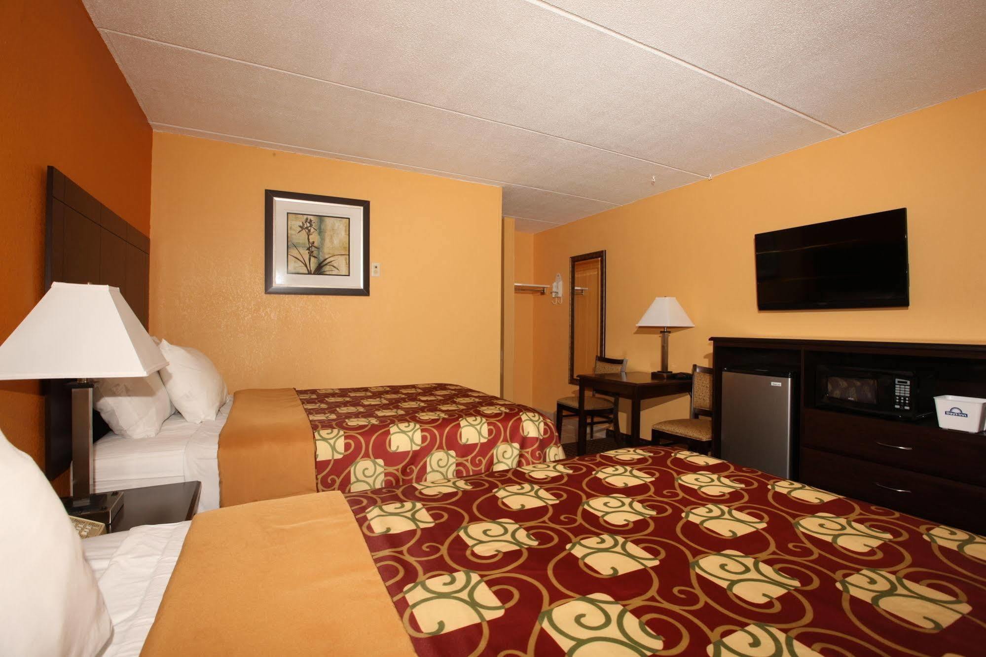 Blue Sky Inn Glens Falls-Saratoga-Lake George Экстерьер фото