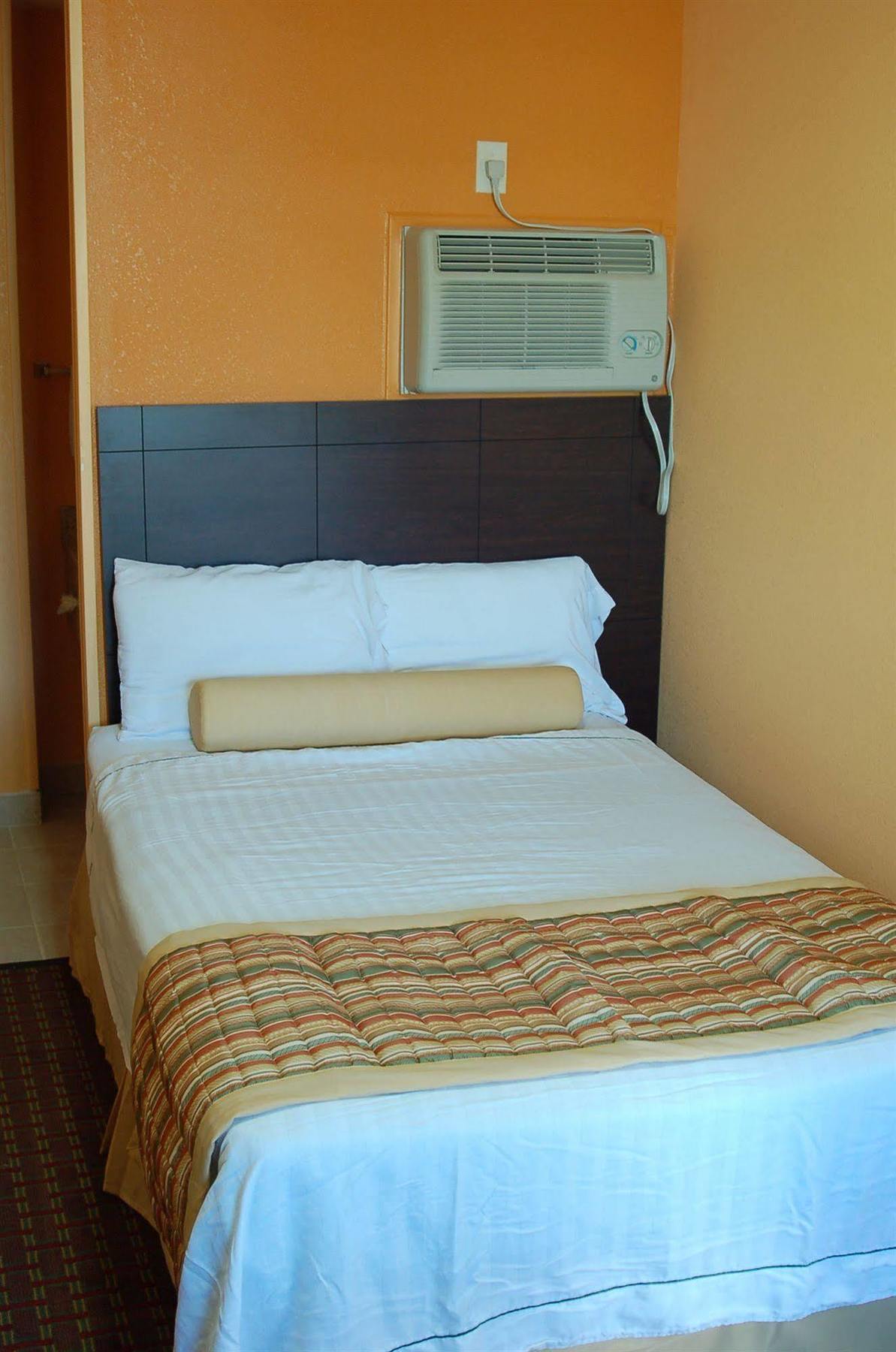 Blue Sky Inn Glens Falls-Saratoga-Lake George Экстерьер фото
