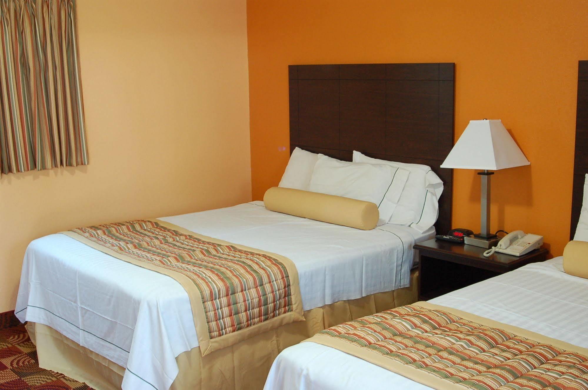Blue Sky Inn Glens Falls-Saratoga-Lake George Экстерьер фото