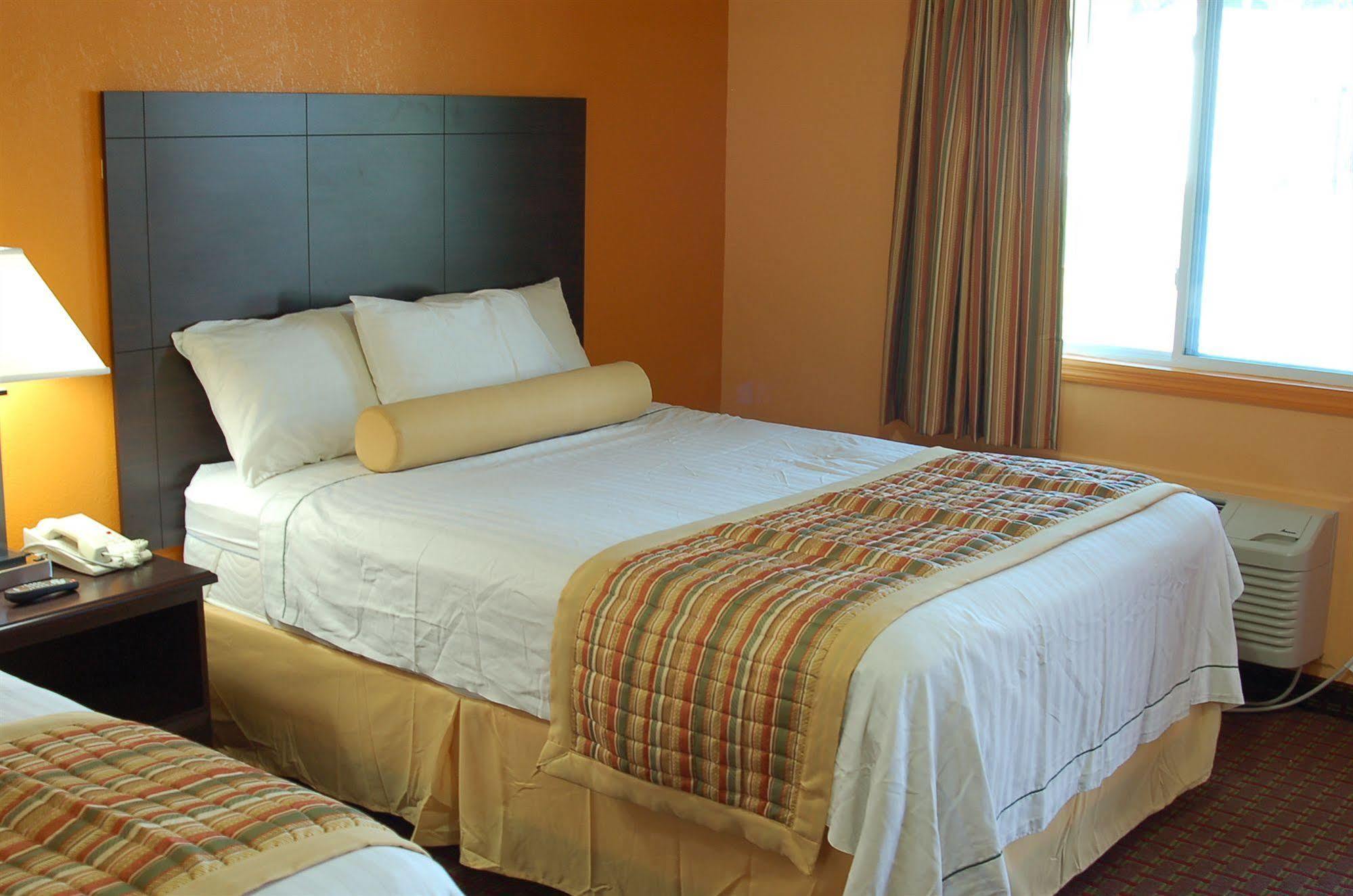 Blue Sky Inn Glens Falls-Saratoga-Lake George Экстерьер фото